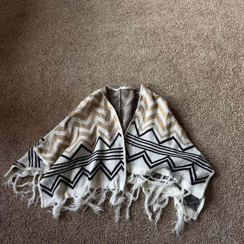 Bailey's Blossoms Kids S/M Poncho Cardigan Chevron Fringe Tan Cream
